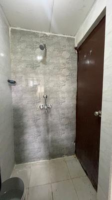 Bathroom Image of 585 Sq.ft 1 BHK Apartment / Flat for rent in Amrapali Dream Valley 2, Noida Extension Greater Noida for Rs. 23000
