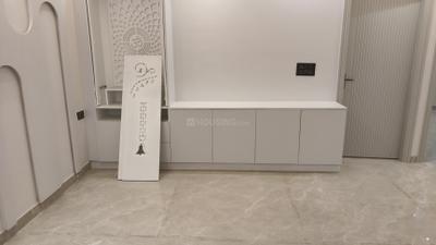 Bedroom Image of 1900 Sq.ft 4 BHK Builder Floor for sale in Kaushambi Ghaziabad for Rs. 24600000