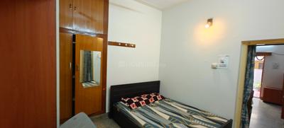 Bedroom Image of 1200 Sq.ft 2 BHK Builder Floor for rent in Cox Town Bengaluru for Rs. 26000