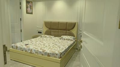 Bedroom Image of 1800 Sq.ft 3 BHK Builder Floor for sale in Janakpuri New Delhi for Rs. 39000000