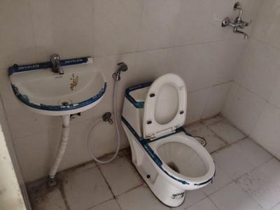Bathroom Image of 800 Sq.ft 2 BHK Apartment / Flat for rent in Pyramid Elite, Sector 86 Gurgaon for Rs. 18999