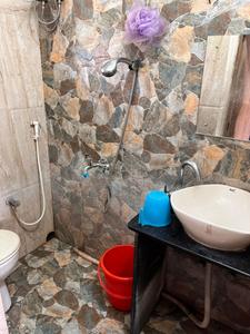 Bathroom Image of Kajol in Regent Park, Kolkata