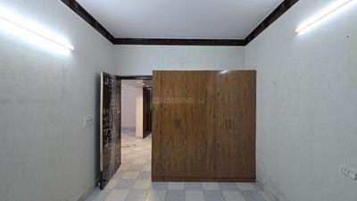 Bedroom Image of 650 Sq.ft 2 BHK Apartment / Flat for rent in Pitampura New Delhi for Rs. 26000