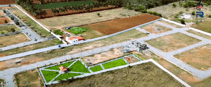 RR Velavan Square Main Image 1