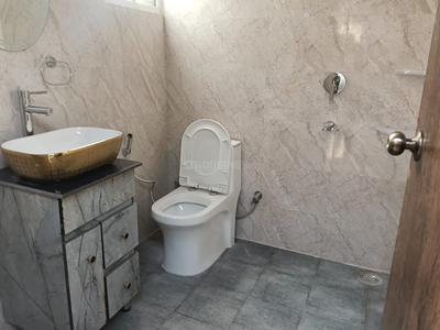 Bathroom Image of 300 Sq.ft 1 RK Builder Floor for rent in Sarvapriya Vihar New Delhi for Rs. 35000