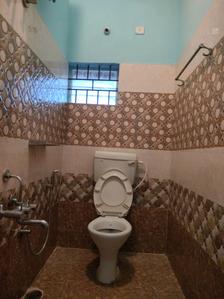 Common Bathroom Image of 600 Sq.ft 2 BHK Builder Floor for rent in Vibhutipura Bengaluru for Rs. 26000