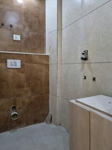 Common Bathroom Image of 811 Sq.ft 3 BHK Apartment / Flat for sale in Dwarka Mor New Delhi for Rs. 5200000