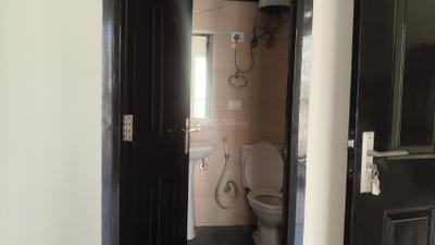 Bathroom Image of 1660 Sq.ft 3 BHK Apartment / Flat for rent in Dasnac The Jewel, Sector 75 Noida for Rs. 45000