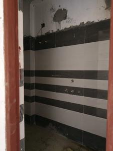 Common Bathroom Image of 900 Sq.ft 2 BHK Apartment / Flat for sale in Govindpuram Ghaziabad for Rs. 2665111