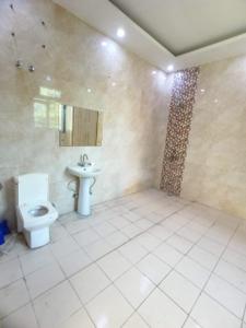 Image of 5780 Sq.ft 3 BHK Independent House for rent in Sector 30, Noida for Rs. 70000