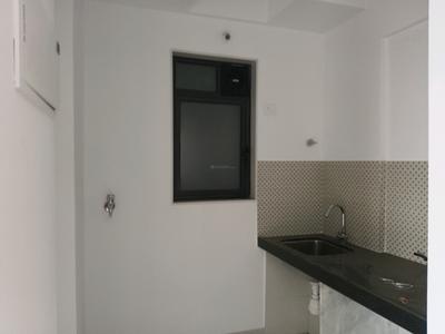 Kitchen Image of 600 Sq.ft 2 BHK Apartment / Flat for rent in Lodha Foresta A B H And I, Dombivli East Thane for Rs. 12000