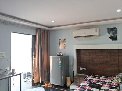 1 RK Independent Builder Floor