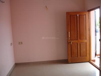 Bedroom Image of 700 Sq.ft 2 BHK Builder Floor for rent in Iyyappanthangal Chennai for Rs. 16000