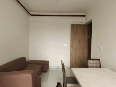Living Room Image of 950 Sq.ft 2.5 BHK Apartment / Flat for rent in Savvy Merushikhar, Andheri East Mumbai for Rs. 95000