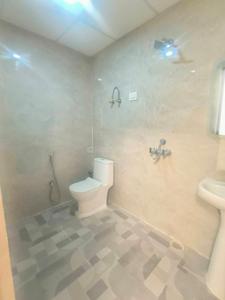 Bathroom Image of 750 Sq.ft 1 BHK Apartment / Flat for sale in Vihaan Galaxy, Kulesara Greater Noida for Rs. 2999000