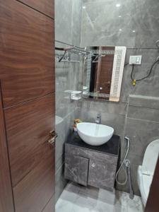 Bathroom Image of 900 Sq.ft 2 BHK Builder Floor for rent in Janakpuri New Delhi for Rs. 40000