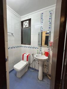 Bathroom Image of 900 Sq.ft 3 BHK Builder Floor for rent in Mahavir Enclave New Delhi for Rs. 32000