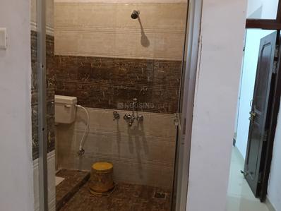 Bathroom Image of 600 Sq.ft 2 BHK Builder Floor for rent in Kalyanpur Kanpur for Rs. 22000