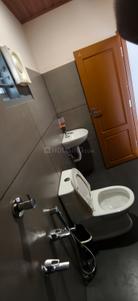 Bathroom Image of 700 Sq.ft 3 BHK Builder Floor for rent in Edappally Kochi for Rs. 50000