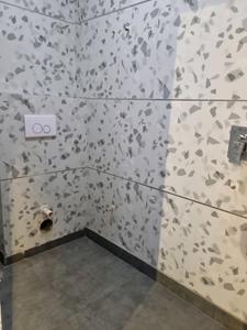 Common Bathroom Image of 810 Sq.ft 3 BHK Apartment / Flat for sale in Dwarka Mor New Delhi for Rs. 6300000