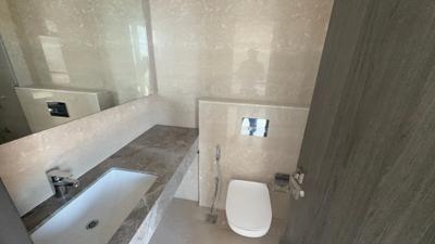 Image of 2400 Sq.ft 4 BHK Apartment / Flat for rent in Piramal Mahalaxmi, Worli, Mumbai for Rs. 375000