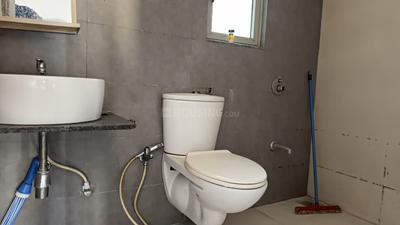 Image of 1080 Sq.ft 2 BHK Apartment / Flat for rent in Adani The Meadows, Shantigram, Ahmedabad for Rs. 32000