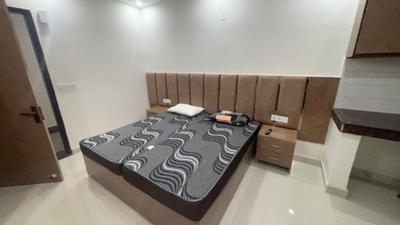 Bedroom Image of 290 Sq.ft 1 RK Independent House for rent in DLF Phase 3 Gurgaon for Rs. 20000