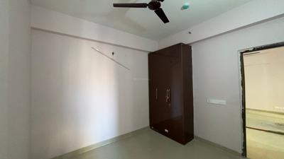 Bedroom Image of 804 Sq.ft 2 BHK Apartment / Flat for rent in Amrapali Dream Valley 2, Noida Extension Greater Noida for Rs. 16000