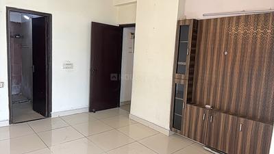 Bedroom Image of 1200 Sq.ft 2 BHK Apartment / Flat for rent in Mahagun Mascot, Crossings Republik Ghaziabad for Rs. 20000