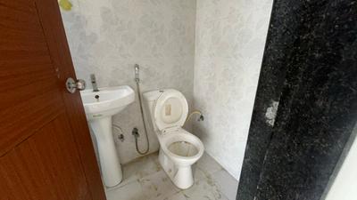 Bathroom Image of 600 Sq.ft 1 BHK Apartment / Flat for rent in Mainland Valencia, Wagholi Pune for Rs. 14000