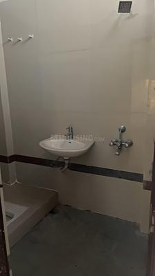 Bathroom Image of 750 Sq.ft 1 BHK Independent House for rent in Pipliya Kumar Indore for Rs. 12000