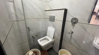 Bathroom Image of 1500 Sq.ft 1 RK Independent House for rent in Navlakha Indore for Rs. 14950