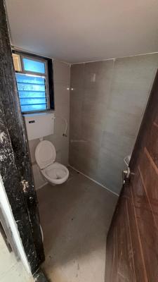 Bathroom Image of 450 Sq.ft 1 BHK Apartment / Flat for rent in Buddha Heights, Mira Road East Mira Bhayandar for Rs. 22000