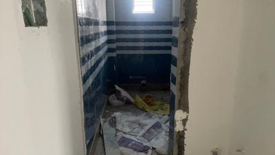 Bathroom Image of 460 Sq.ft 1 BHK Apartment / Flat for sale in Keshtopur Kolkata for Rs. 1702000