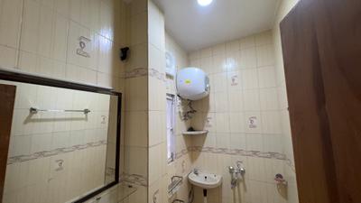 Image of 1200 Sq.ft 2 BHK Builder Floor for rent in Janakpuri, New Delhi for Rs. 37000