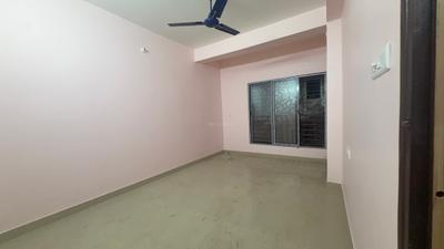 Bedroom Image of 680 Sq.ft 2 BHK Builder Floor for rent in Picnic Garden Kolkata for Rs. 15000