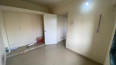 1 BHK Unfurnished Flat