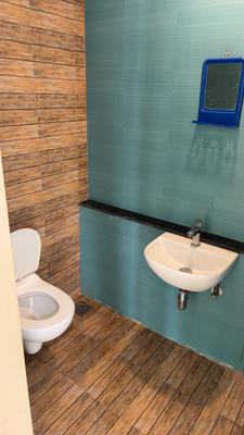 Bathroom Image of 425 Sq.ft 1 BHK Apartment / Flat for rent in Lodha Crown, Thane West Thane for Rs. 24000