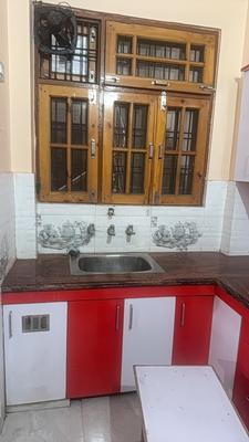 Kitchen Image of 1000 Sq.ft 2 BHK Builder Floor for rent in Indira Nagar Lucknow for Rs. 16500