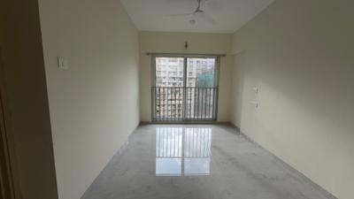 Bedroom Image of 800 Sq.ft 3 BHK Apartment / Flat for rent in Swastik Platinum, Vikhroli East Mumbai for Rs. 72000