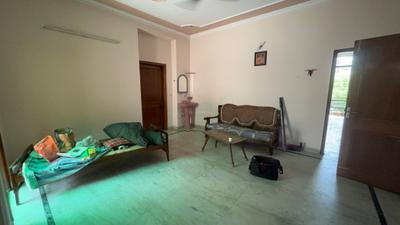 Living Room Image of 2150 Sq.ft 2 BHK Builder Floor for rent in Sector 23 Gurgaon for Rs. 31000