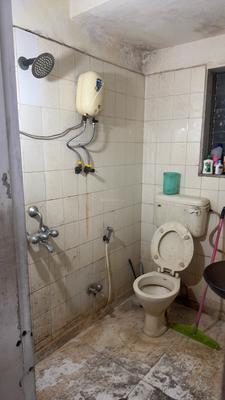 Bathroom Image of 240 Sq.ft 1 RK Apartment / Flat for rent in Malad West Mumbai for Rs. 25000