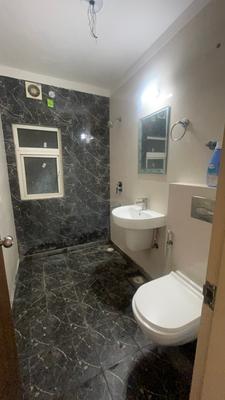 Image of 1015 Sq.ft 2 BHK Apartment / Flat for rent in Arihant Ambar, Noida Extension, Greater Noida for Rs. 18500