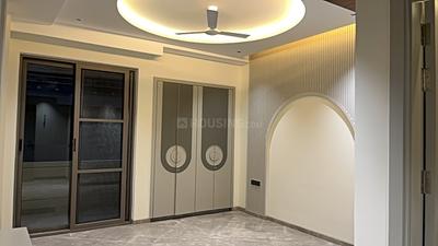 Bedroom Image of 4896 Sq.ft 4 BHK Builder Floor for sale in Model Town New Delhi for Rs. 75000000