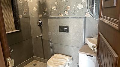 Image of 1700 Sq.ft 4 BHK Duplex for sale in GTB Nagar, New Delhi for Rs. 40000000