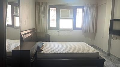 Bedroom Image of 1970 Sq.ft 4 BHK Apartment / Flat for sale in Kumud Apartment, Khar West Mumbai for Rs. 110000000
