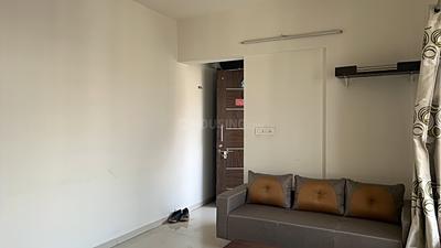 Living Room Image of 850 Sq.ft 3 BHK Apartment / Flat for rent in Crystal Properties 33 Keshav Kunj D Wing, Keshav Nagar Pune for Rs. 42000