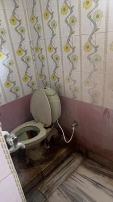Bathroom Image of 220 Sq.ft 1 RK Independent House for rent in Keshtopur Kolkata for Rs. 6500