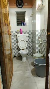 Bathroom Image of 500 Sq.ft 1 BHK Apartment / Flat for rent in Keshtopur Kolkata for Rs. 15000