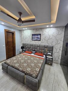 Bedroom Image of 2000 Sq.ft 3 BHK Builder Floor for sale in Mansarover Garden New Delhi for Rs. 40000000
